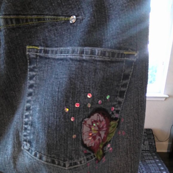 Jeans - Picture 3 of 6